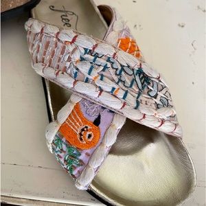 New “ Free People “ wildflowers sandals 8.5